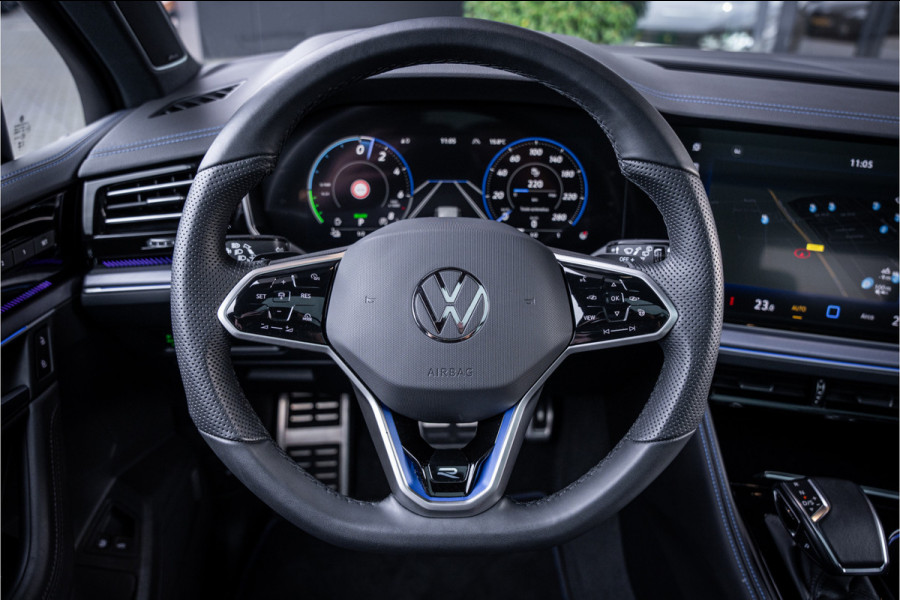 Volkswagen Touareg 3.0 TSi eHybrid 4MOTION R - Panorama | Stoelkoeling & Massage | Luchtvering
