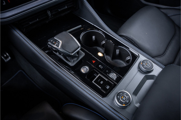 Volkswagen Touareg 3.0 TSi eHybrid 4MOTION R - Panorama | Stoelkoeling & Massage | Luchtvering