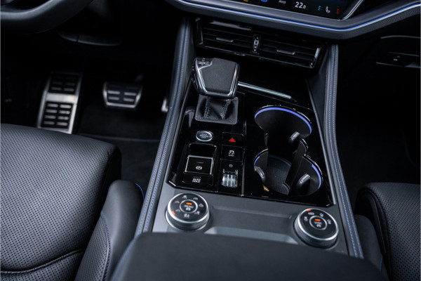 Volkswagen Touareg 3.0 TSi eHybrid 4MOTION R - Panorama | Stoelkoeling & Massage | Luchtvering