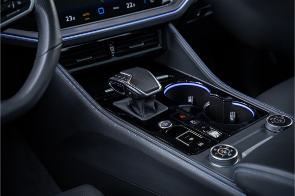 Volkswagen Touareg 3.0 TSi eHybrid 4MOTION R - Panorama | Stoelkoeling & Massage | Luchtvering