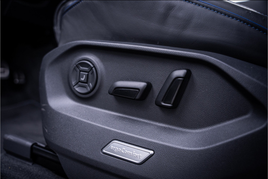 Volkswagen Touareg 3.0 TSi eHybrid 4MOTION R - Panorama | Stoelkoeling & Massage | Luchtvering