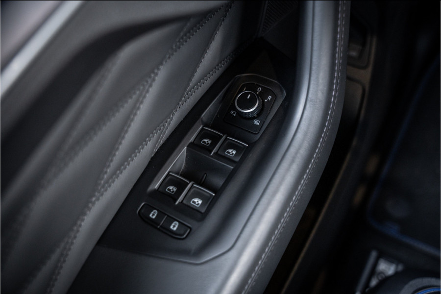 Volkswagen Touareg 3.0 TSi eHybrid 4MOTION R - Panorama | Stoelkoeling & Massage | Luchtvering