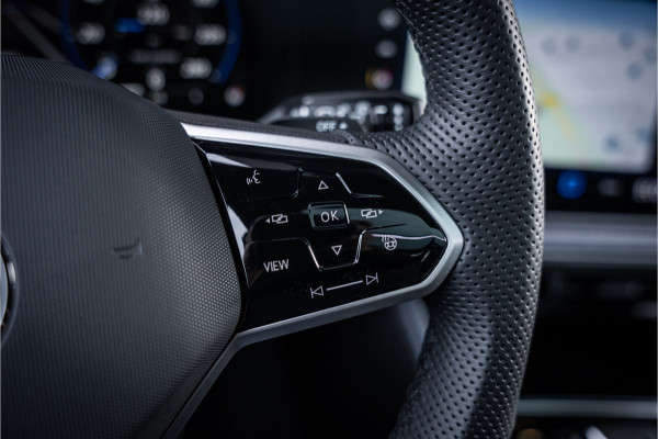 Volkswagen Touareg 3.0 TSi eHybrid 4MOTION R - Panorama | Stoelkoeling & Massage | Luchtvering