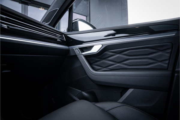 Volkswagen Touareg 3.0 TSi eHybrid 4MOTION R - Panorama | Stoelkoeling & Massage | Luchtvering