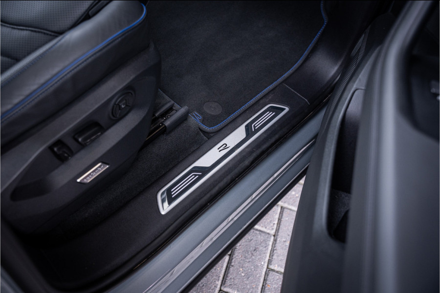 Volkswagen Touareg 3.0 TSi eHybrid 4MOTION R - Panorama | Stoelkoeling & Massage | Luchtvering