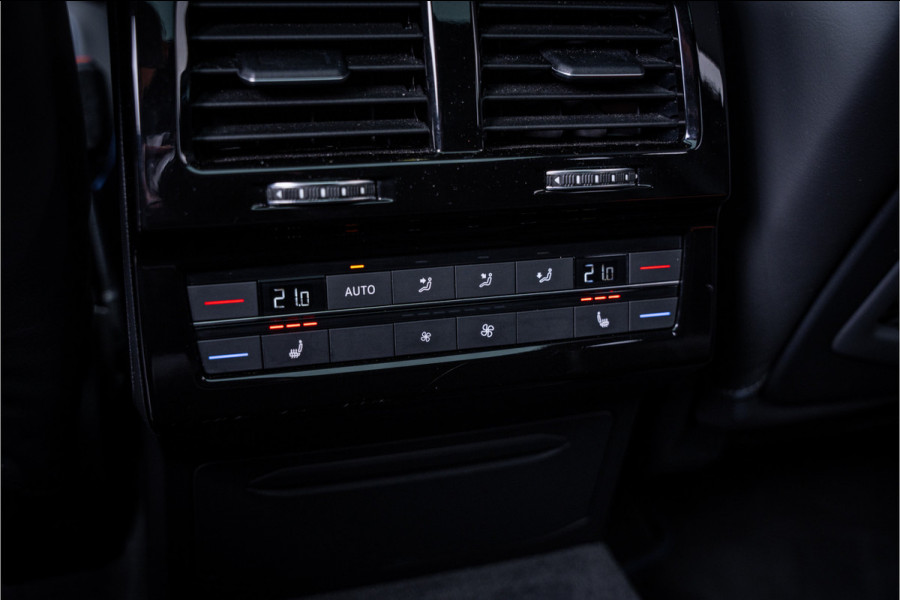 Volkswagen Touareg 3.0 TSi eHybrid 4MOTION R - Panorama | Stoelkoeling & Massage | Luchtvering