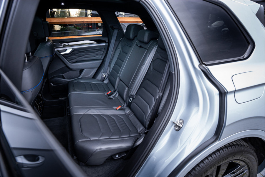 Volkswagen Touareg 3.0 TSi eHybrid 4MOTION R - Panorama | Stoelkoeling & Massage | Luchtvering