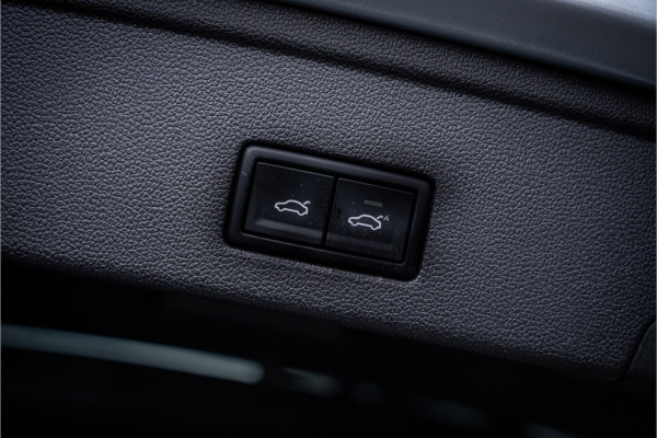 Volkswagen Touareg 3.0 TSi eHybrid 4MOTION R - Panorama | Stoelkoeling & Massage | Luchtvering