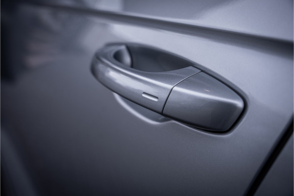 Volkswagen Touareg 3.0 TSi eHybrid 4MOTION R - Panorama | Stoelkoeling & Massage | Luchtvering