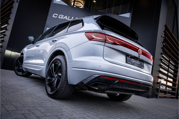 Volkswagen Touareg 3.0 TSi eHybrid 4MOTION R - Panorama | Stoelkoeling & Massage | Luchtvering