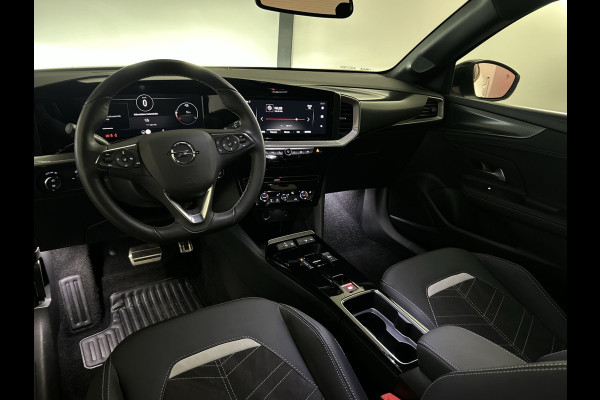 Opel Mokka Electric Ultimate 50 kWh Topstaat zeer sportieve Mokka! |   Multimedia | Navi Pro | Zwart dak en motorkap!