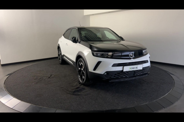 Opel Mokka Electric Ultimate 50 kWh Topstaat zeer sportieve Mokka! |   Multimedia | Navi Pro | Zwart dak en motorkap!