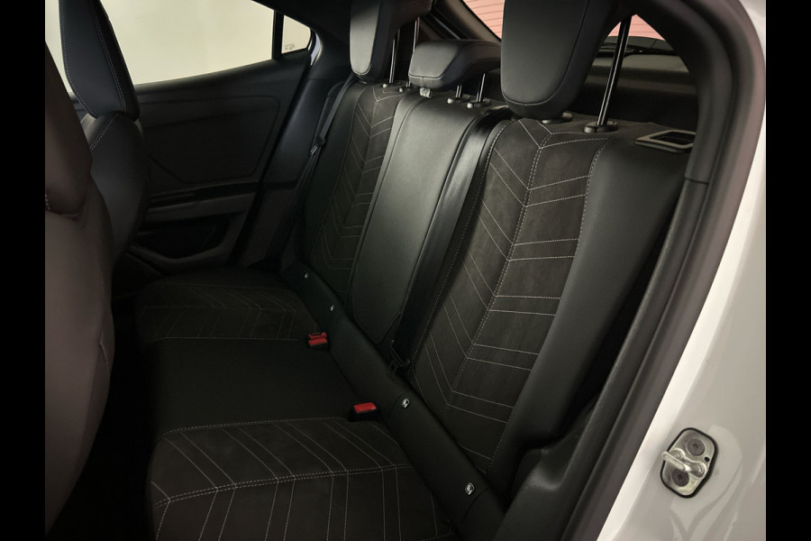 Opel Mokka Electric Ultimate 50 kWh Topstaat zeer sportieve Mokka! |   Multimedia | Navi Pro | Zwart dak en motorkap!