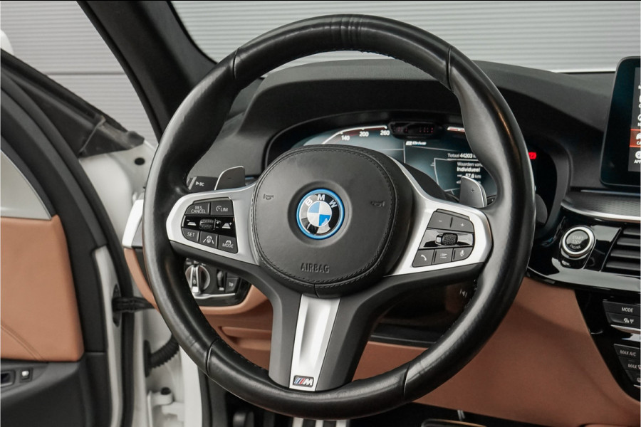 BMW 5 Serie Touring 530e Business Edition M-Sport Laser Trekhaak HUD