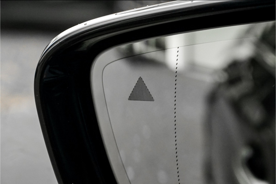 BMW 5 Serie Touring 530i High Ex M-Sport Pano HUD Camera Memory Seats