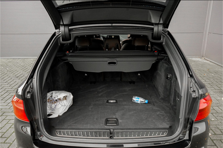 BMW 5 Serie Touring 530i High Ex M-Sport Pano HUD Camera Memory Seats