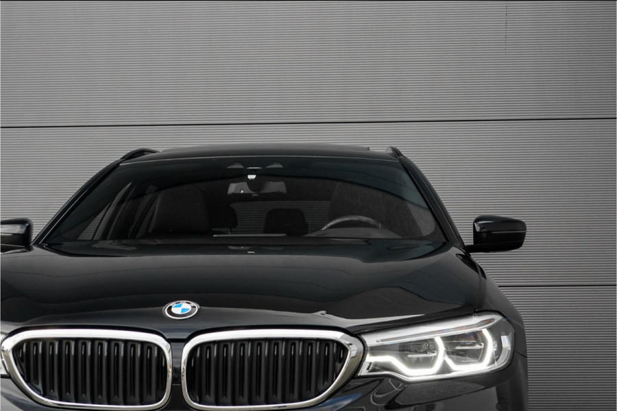 BMW 5 Serie Touring 530i High Ex M-Sport Pano HUD Camera Memory Seats
