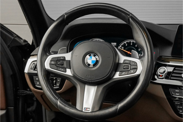 BMW 5 Serie Touring 530i High Ex M-Sport Pano HUD Camera Memory Seats
