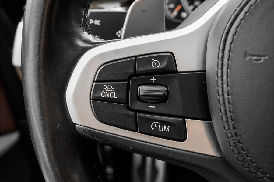 BMW 5 Serie Touring 530i High Ex M-Sport Pano HUD Camera Memory Seats