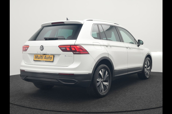 Volkswagen Tiguan 1.4 TSI eHybrid Elegance Plug In Hybrid 245pk Dealer O.H. PHEV | Trekhaak Af Fabriek | Adaptive Cruise | IQ Light | Camera | Stoelen & Stuur Verwarmd | Apple Carplay | Blis | Navigatie | DAB |