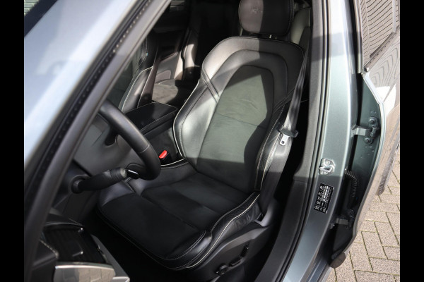 Volvo XC90 2.0 T8 Twin Engine AWD Inscription Automaat / 7 Persoons / Panoramadak / Harman Kardon / Comfortstoelen / Trekhaak / 20 Inch / Stoelverwarming / Achteruitrijcamera / LED / Elektrisch Verstelbare Stoelen