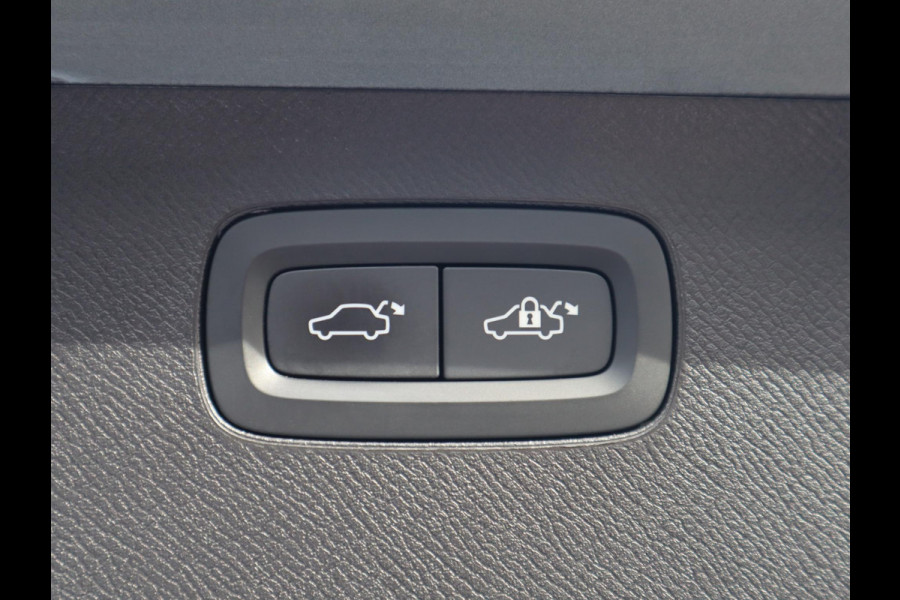 Volvo XC90 2.0 T8 Twin Engine AWD Inscription Automaat / 7 Persoons / Panoramadak / Harman Kardon / Comfortstoelen / Trekhaak / 20 Inch / Stoelverwarming / Achteruitrijcamera / LED / Elektrisch Verstelbare Stoelen