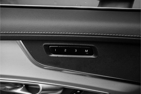 Volvo XC90 2.0 T8 Recharge AWD 7-Pers Facelift 360° Luchtvering Matrix Keyless