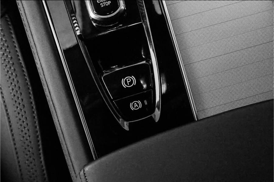Volvo XC90 2.0 T8 Recharge AWD 7-Pers Facelift 360° Luchtvering Matrix Keyless