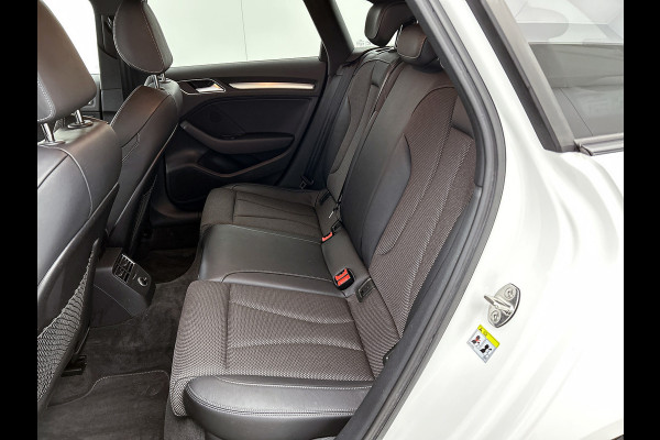 Audi A3 SPORTBACK 35 TFSI CoD S-Line (DIGITALE COCKPIT, STOELVERWARMING, LED, DEALER ONDERHOUDEN)