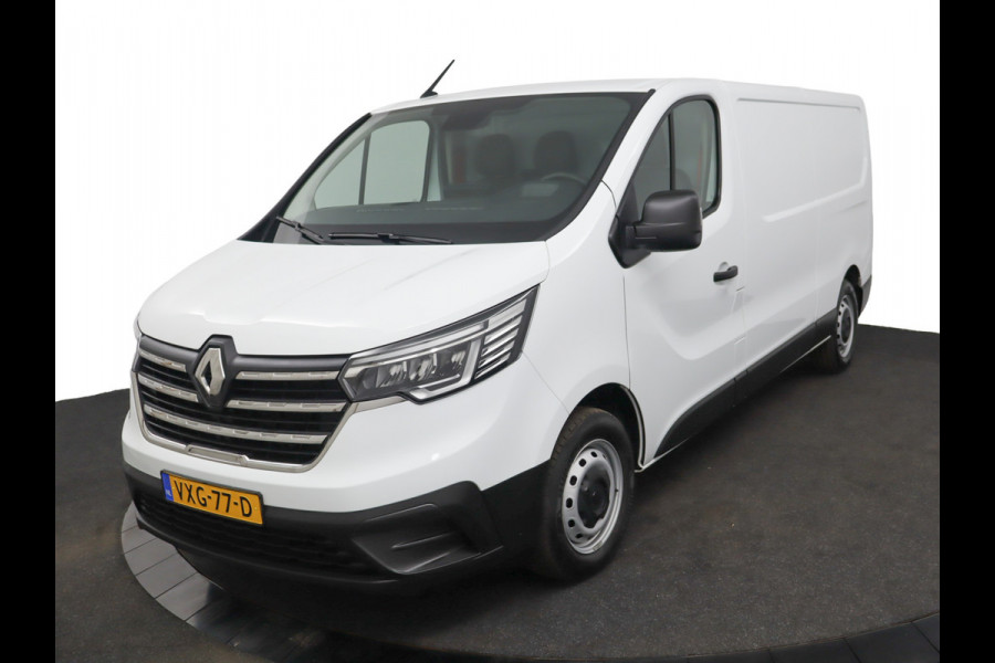 Renault Trafic 2.0 dCi 130 T30 L2H1 Luxe Excl. BTW Airco - Cruise Control - Bluetooth - Trekhaak - Parkeersensor Achter - Zijschuifdeur Rechts - 12 Maanden BOVAG Garantie