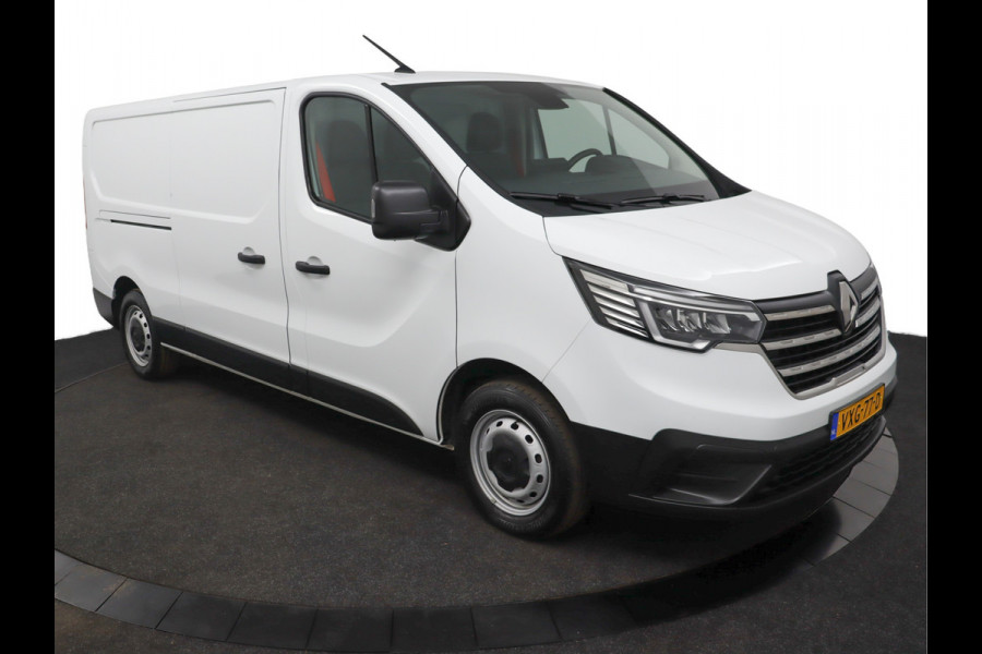 Renault Trafic 2.0 dCi 130 T30 L2H1 Luxe Excl. BTW Airco - Cruise Control - Bluetooth - Trekhaak - Parkeersensor Achter - Zijschuifdeur Rechts - 12 Maanden BOVAG Garantie