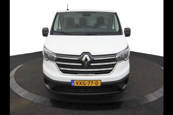 Renault Trafic 2.0 dCi 130 T30 L2H1 Luxe Excl. BTW Airco - Cruise Control - Bluetooth - Trekhaak - Parkeersensor Achter - Zijschuifdeur Rechts - 12 Maanden BOVAG Garantie