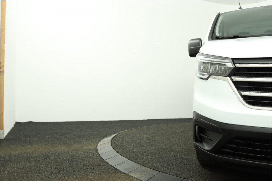 Renault Trafic 2.0 dCi 130 T30 L2H1 Luxe Excl. BTW Airco - Cruise Control - Bluetooth - Trekhaak - Parkeersensor Achter - Zijschuifdeur Rechts - 12 Maanden BOVAG Garantie