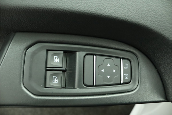 Renault Trafic 2.0 dCi 130 T30 L2H1 Luxe Excl. BTW Airco - Cruise Control - Bluetooth - Trekhaak - Parkeersensor Achter - Zijschuifdeur Rechts - 12 Maanden BOVAG Garantie