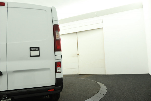 Renault Trafic 2.0 dCi 130 T30 L2H1 Luxe Excl. BTW Airco - Cruise Control - Bluetooth - Trekhaak - Parkeersensor Achter - Zijschuifdeur Rechts - 12 Maanden BOVAG Garantie