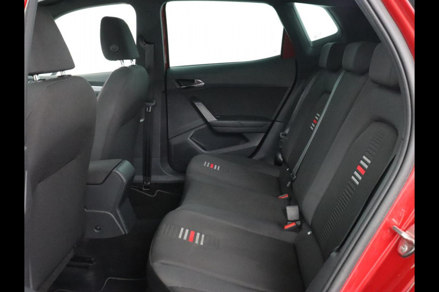 Seat Arona 1.0 TSI FR Intens | 87.800km NAP | Full LED | Virtual Cockpit | Beats Pack | Camera | Carplay | 18'' | Dodehoek detectie | Adaptive cruise | Parkeerhulp | Climate control | Navigatie | Keyless