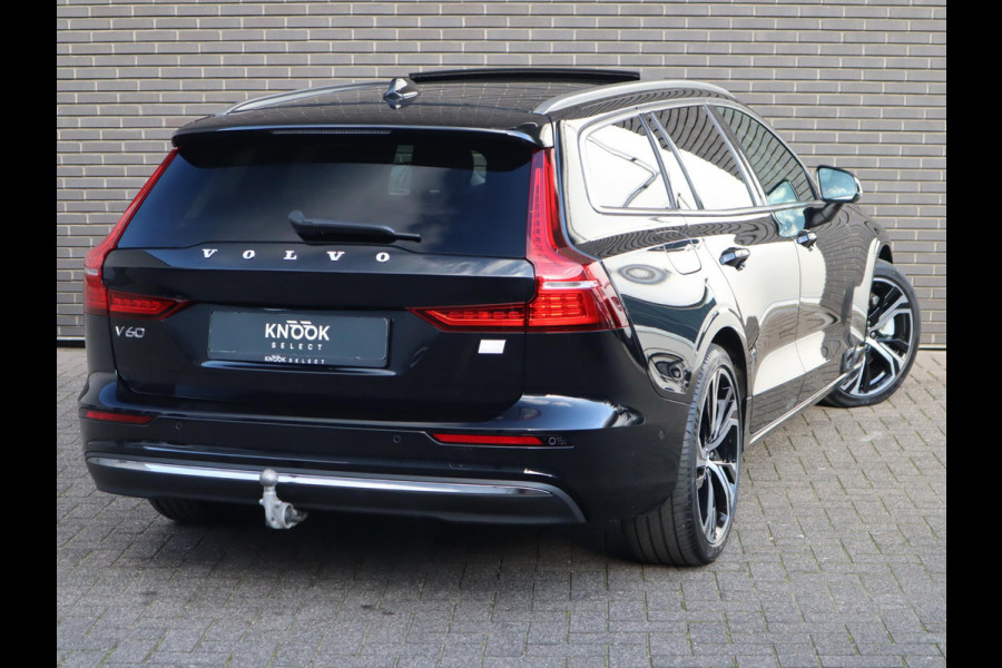 Volvo V60 2.0 T8 Plug-in hybrid AWD Ultimate Bright Automaat / Navigatiesysteem / Panoramadak / Trekhaak / Head-Up Display / Leder / Harman Kardon / Stoelverwarming / Achteruitrijcamera / Extra Getint Glas