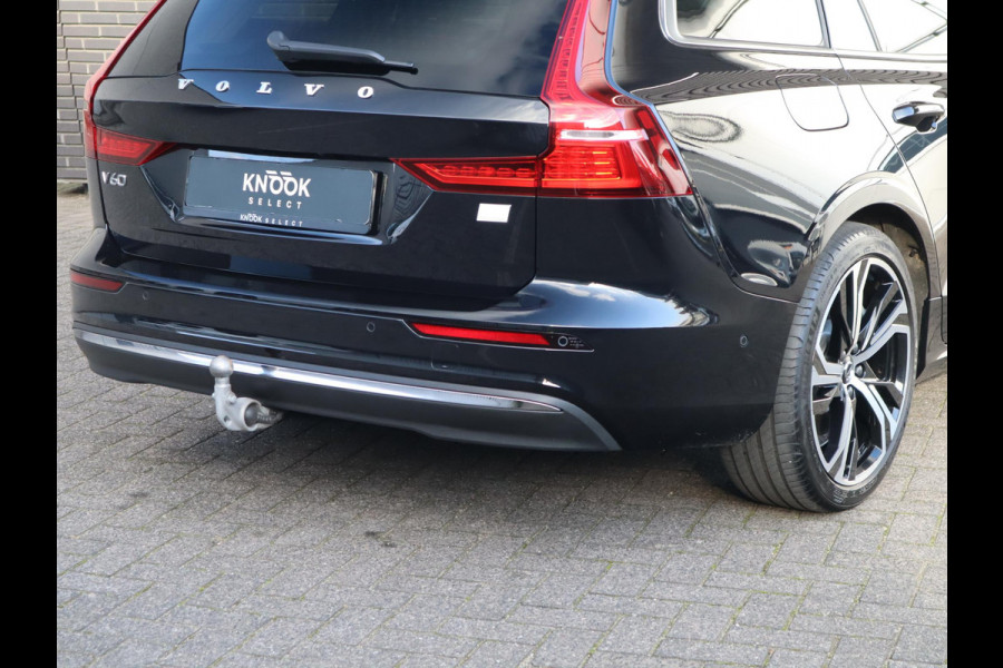 Volvo V60 2.0 T8 Plug-in hybrid AWD Ultimate Bright Automaat / Navigatiesysteem / Panoramadak / Trekhaak / Head-Up Display / Leder / Harman Kardon / Stoelverwarming / Achteruitrijcamera / Extra Getint Glas