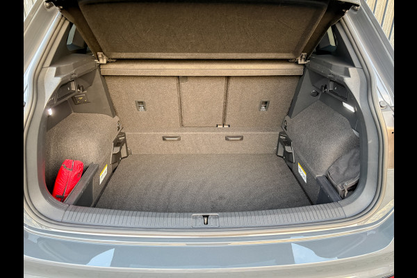 Volkswagen Tiguan 1.5 TSI R-Line Business+ | Side Assist | Keyless | 20'' | Camera | Elk. A-klep | IQ Light | Prijs Rijklaar!!
