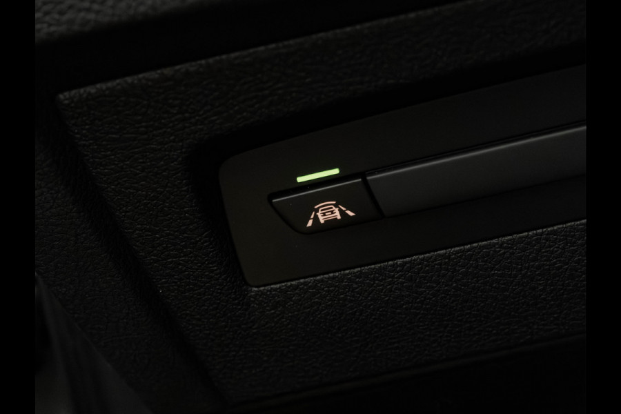 BMW 1-serie 118i M-Sport - Dak - Harman Kardon - ACC - Navi Prof - Shadow Edition