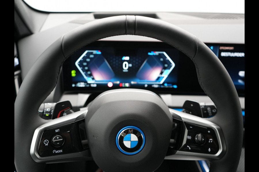 BMW X3 30e xDrive M Sport PRO Plug In Hybrid 299pk PHEV | Trekhaak af Fabriek | Adaptive Cruise | 21" L.M | | Lederen Sportstoelen Memory & Ventilatie | Head Up | 360 Camera | Harman Kardon |