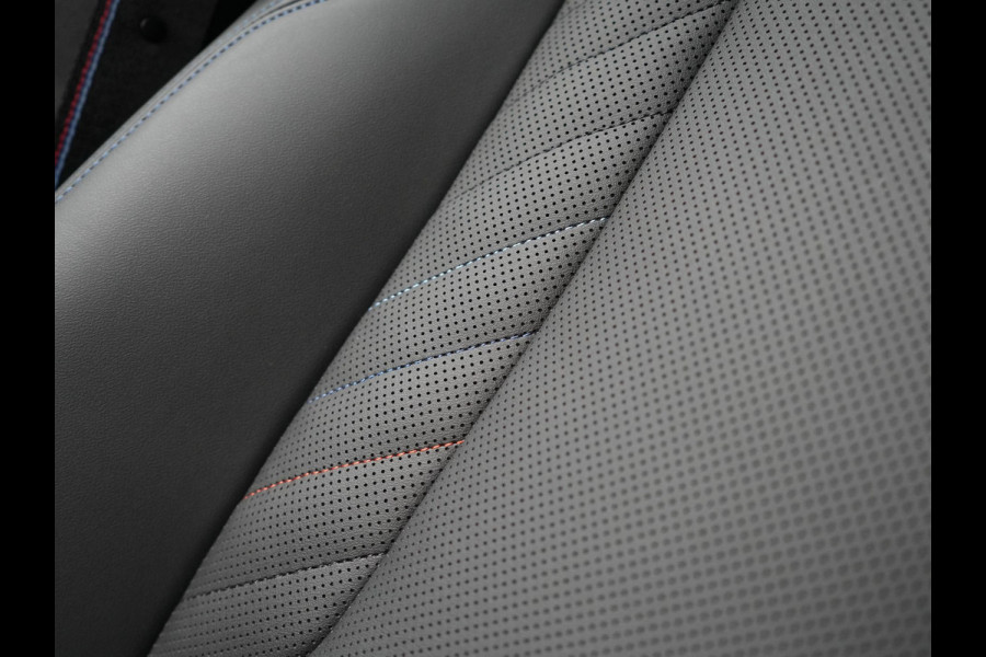 BMW X3 30e xDrive M Sport PRO Plug In Hybrid 299pk PHEV | Trekhaak af Fabriek | Adaptive Cruise | 21" L.M | | Lederen Sportstoelen Memory & Ventilatie | Head Up | 360 Camera | Harman Kardon |
