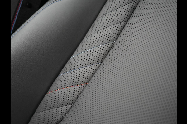 BMW X3 30e xDrive M Sport PRO Plug In Hybrid 299pk PHEV | Trekhaak af Fabriek | Adaptive Cruise | 21" L.M | | Lederen Sportstoelen Memory & Ventilatie | Head Up | 360 Camera | Harman Kardon |