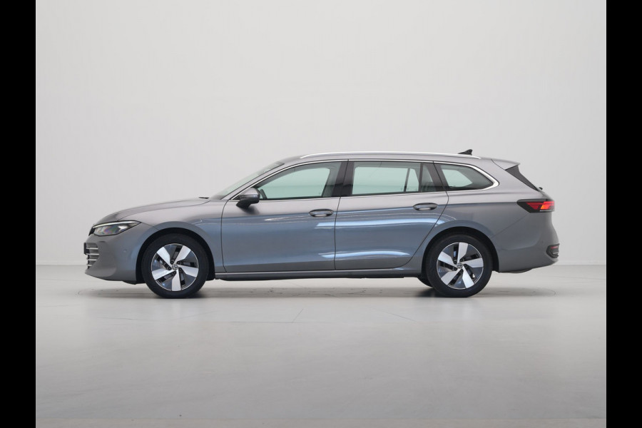 Volkswagen Passat Variant 1.5 eTSI 150pk Business Trekhaak Navigatie Camera Acc 112