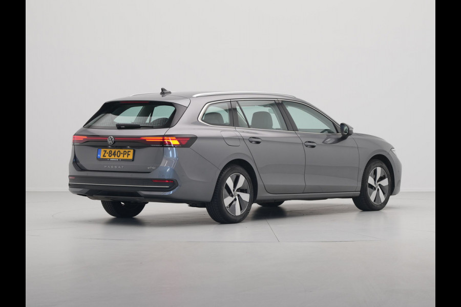 Volkswagen Passat Variant 1.5 eTSI 150pk Business Trekhaak Navigatie Camera Acc 112