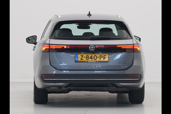 Volkswagen Passat Variant 1.5 eTSI 150pk Business Trekhaak Navigatie Camera Acc 112