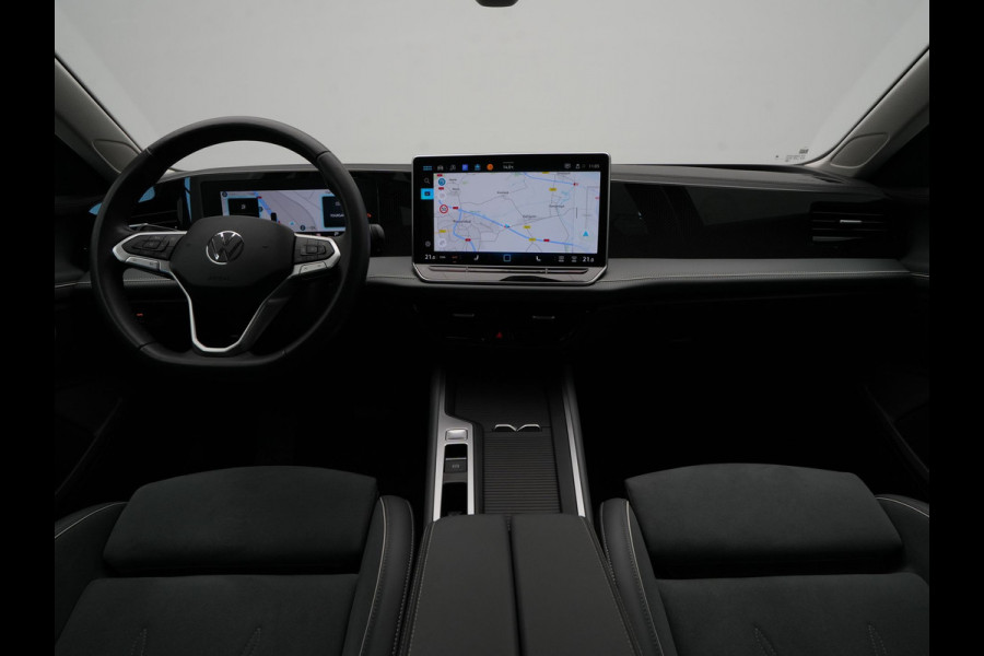 Volkswagen Passat Variant 1.5 eTSI 150pk Business Trekhaak Navigatie Camera Acc 112