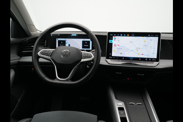 Volkswagen Passat Variant 1.5 eTSI 150pk Business Trekhaak Navigatie Camera Acc 112