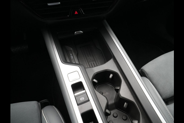 Volkswagen Passat Variant 1.5 eTSI 150pk Business Trekhaak Navigatie Camera Acc 112