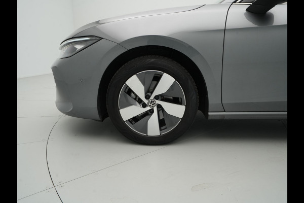 Volkswagen Passat Variant 1.5 eTSI 150pk Business Trekhaak Navigatie Camera Acc 112